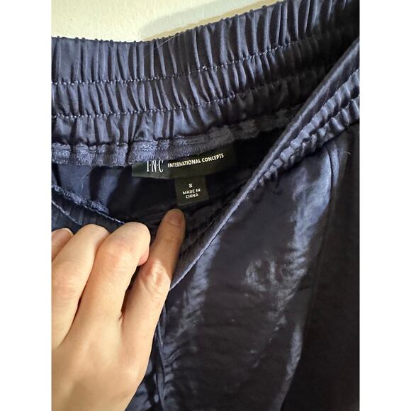 Women’s Satin Cargo Joggers - Picture 7 of 7